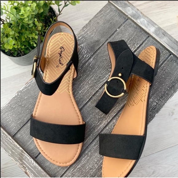Shoes - NEW Strap Sandal- Black